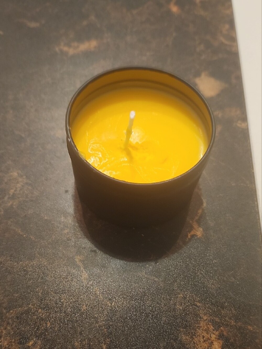 Handcrafted Soy Wax Candle in Black Tin - Caramel Corn Scent - Picture 5 of 6